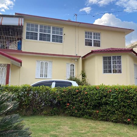 Russell Heights Vacation Home Kingston Exterior photo