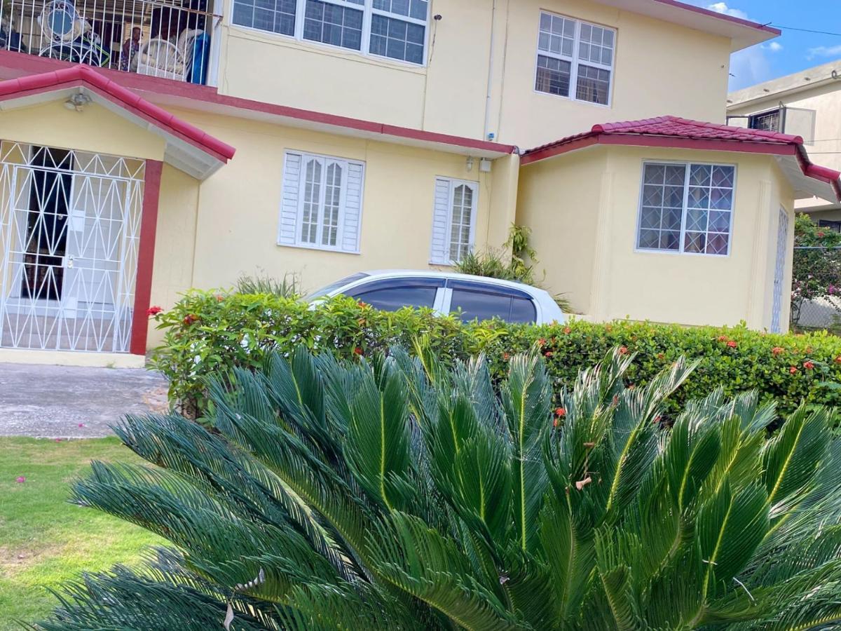Russell Heights Vacation Home Kingston Exterior photo